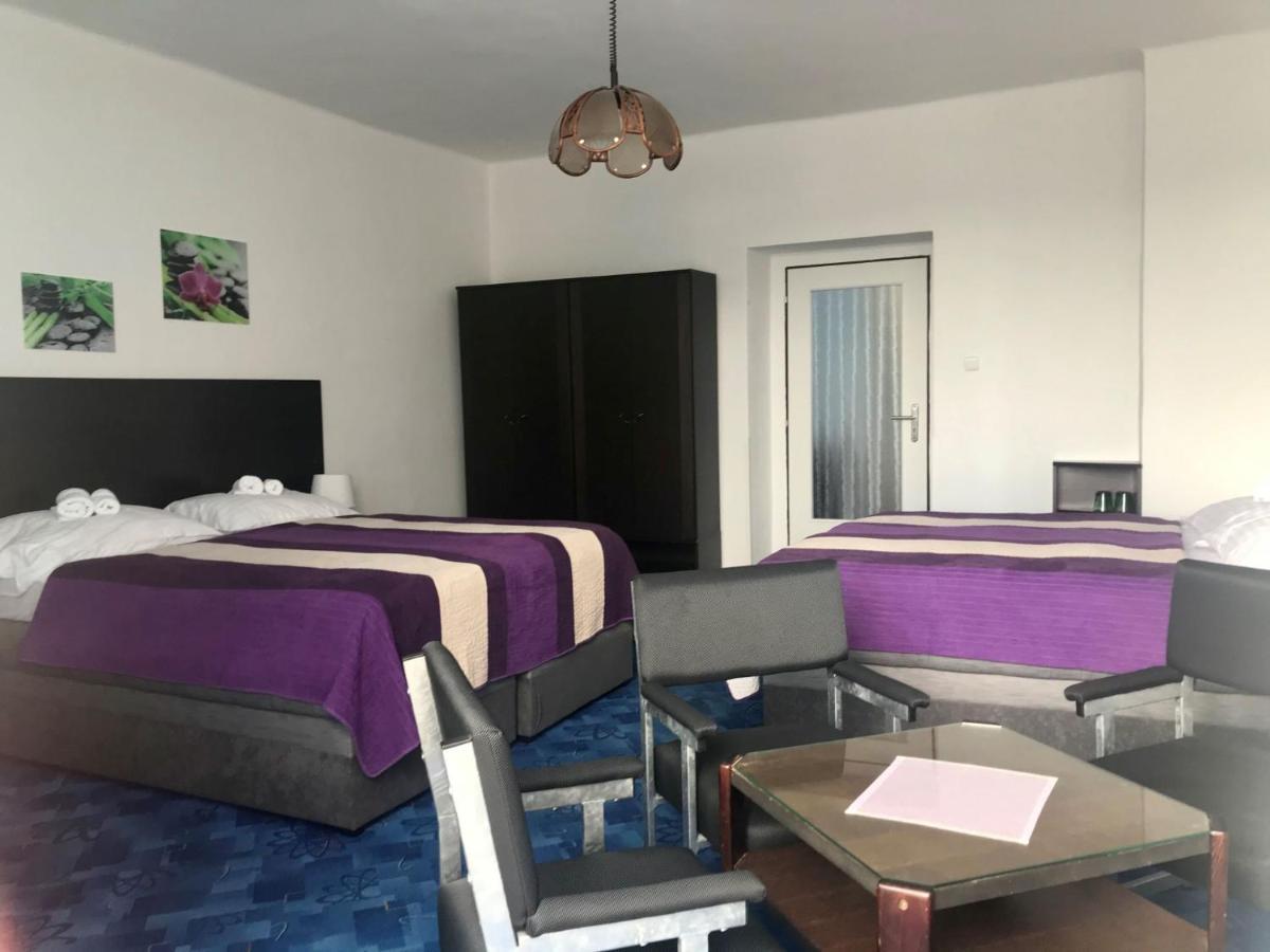 Hotel Bila Ruze Страконице Екстериор снимка