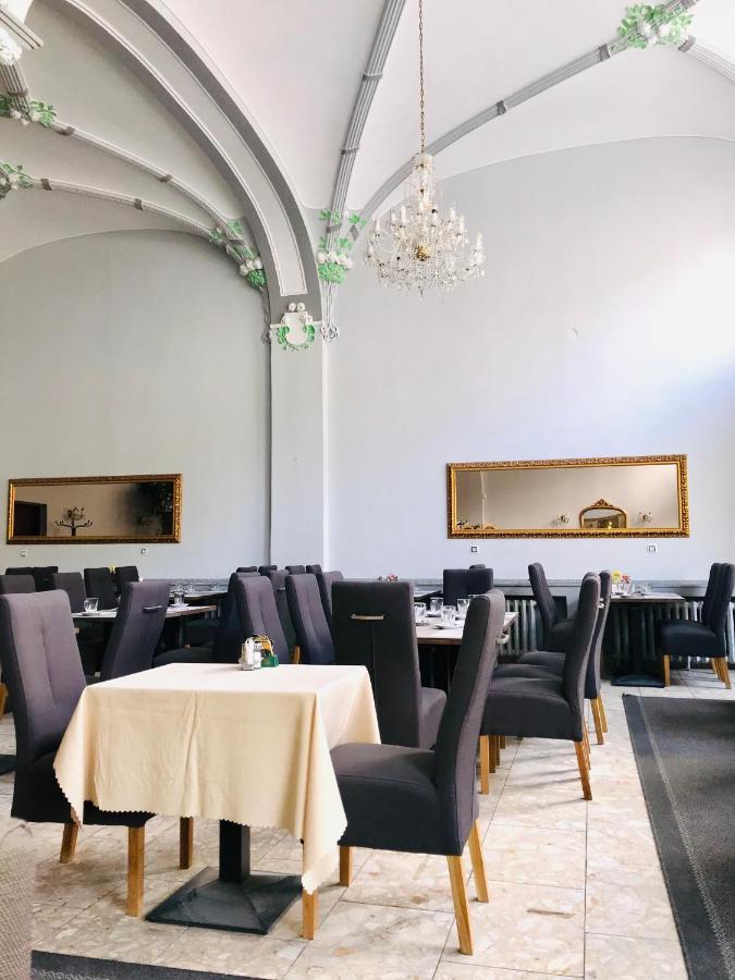 Hotel Bila Ruze Страконице Екстериор снимка
