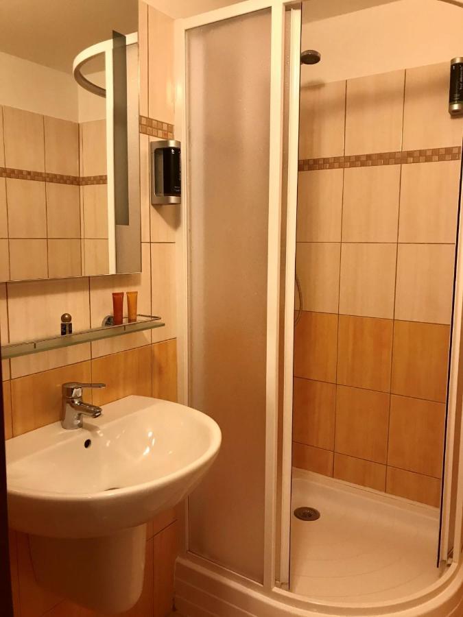 Hotel Bila Ruze Страконице Екстериор снимка