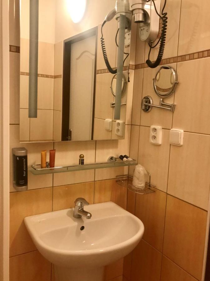 Hotel Bila Ruze Страконице Екстериор снимка