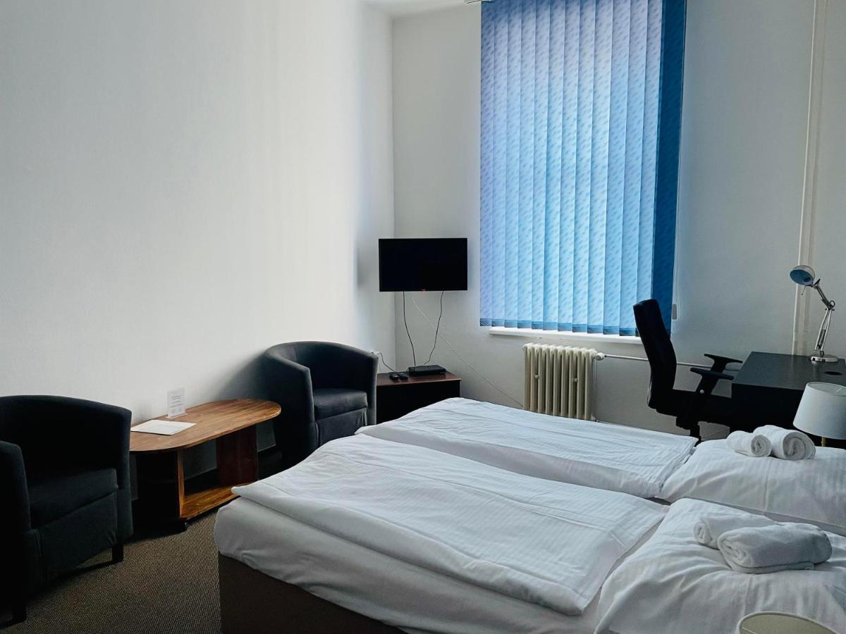 Hotel Bila Ruze Страконице Екстериор снимка