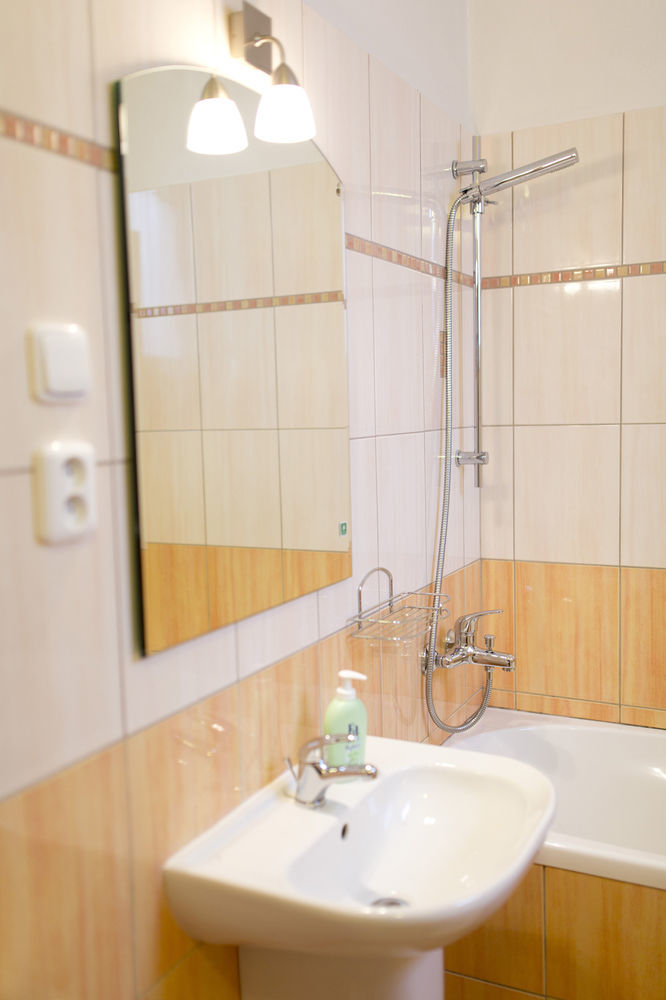 Hotel Bila Ruze Страконице Екстериор снимка