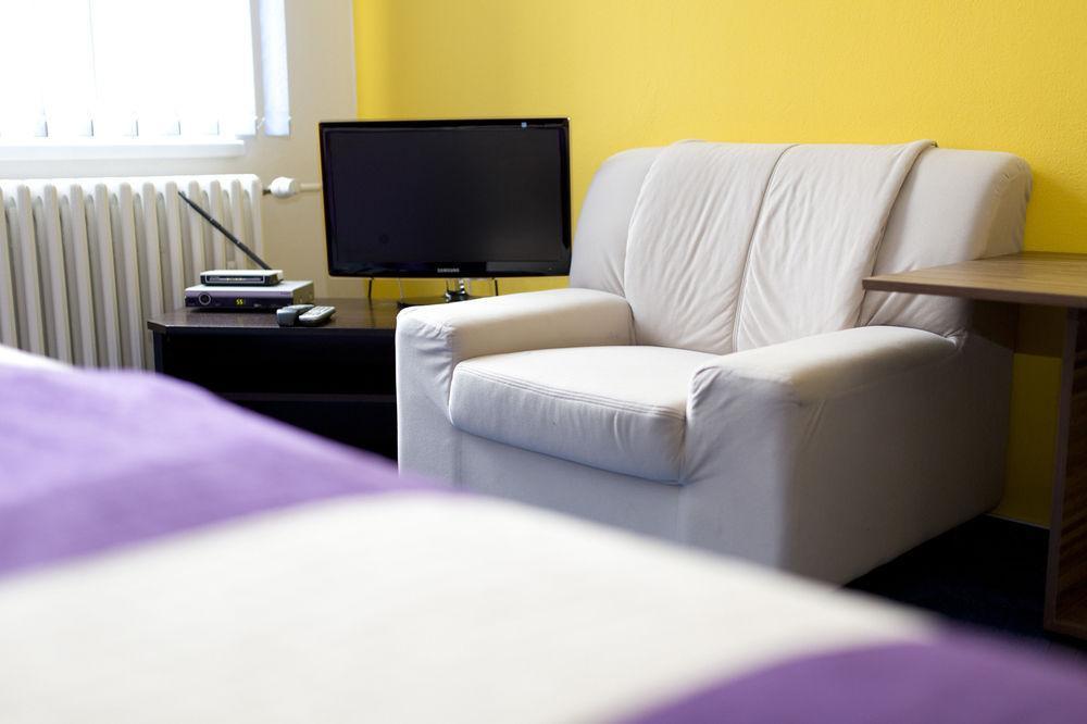 Hotel Bila Ruze Страконице Екстериор снимка
