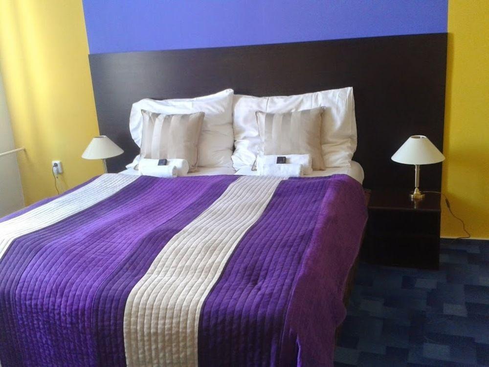 Hotel Bila Ruze Страконице Екстериор снимка
